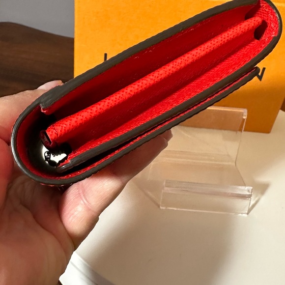 Louisa Vuitton twist lock epi leather long wallet. SOLD OUT COLOR - Picture 12 of 16
